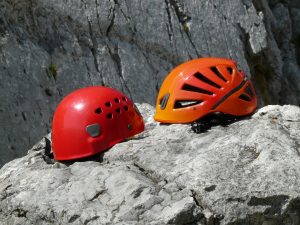 helmets-60080_1920