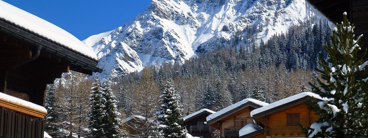 chalets en montagne en hiver