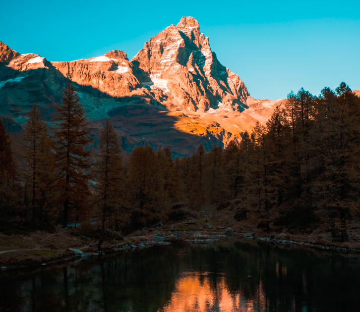 Montagne ensoleillée